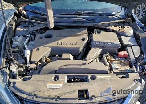 2017 Nissan Altima 2.5 z USA, uszkodzony, nr VIN 1N4AL3AP8HC132089